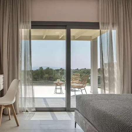 Stella Villa Karavados