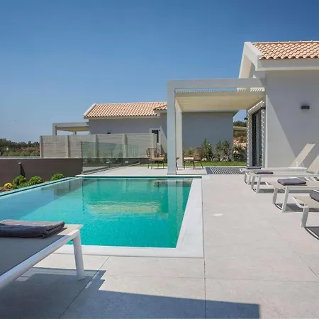 Villa Stella Karavados
