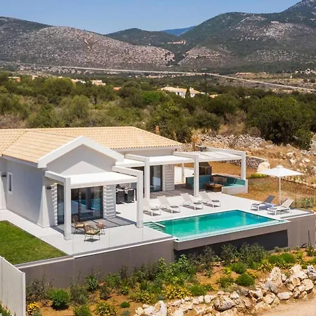 Stella Villa Karavádhos